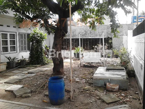 image RUMAH PUSAT KOTA KARANG MENJANGAN DEKAT RS SOETOMO UNAIR (4)