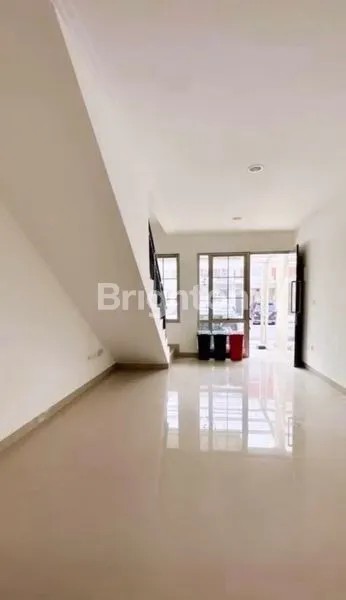 image RUMAH PIK 2 4X15 BRAND NEW (2)