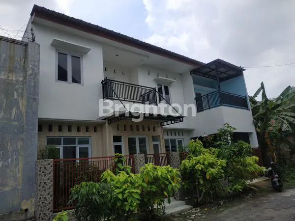 image RUMAH BAGUS TERAWAT DI KOMPLEKS PERUMAHAN PUSAT MOJOKERTO  (2)