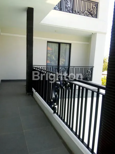 image RUMAH MODERN SIAP HUNI KAMAR BANYAK CARPORT LUAS DI JIMBARAN (5)
