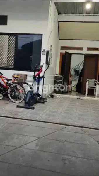 image JUAL CEPAT RUMAH 2 LANTAI DAERAH CIPONDOH (6)