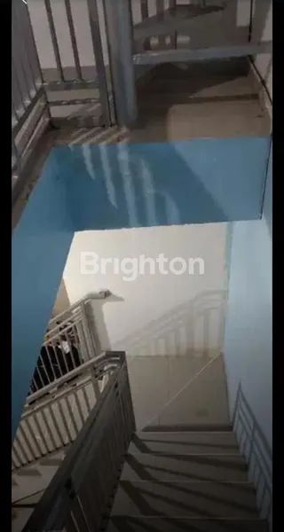 image JUAL CEPAT RUMAH 2 LANTAI DAERAH CIPONDOH (7)