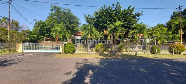 TURUN HARGA.. !!! RUMAH SIAP HUNI.. HALAMAN LUAS  KETINTANG TENGAH