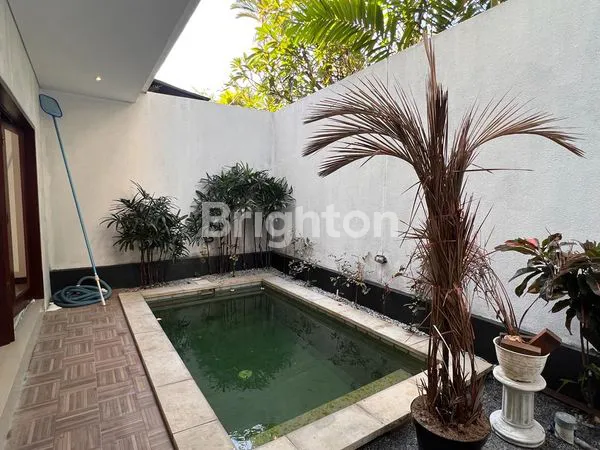 image RUMAH MODERN SEMI VILLA BERGAYA DI RENON, LOKASI STRATEGIS DEKAT FASILITAS (5)