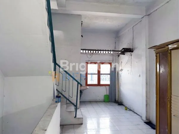 image RUMAH YOS SUDARSO SIMP ADAM MALIK (6)