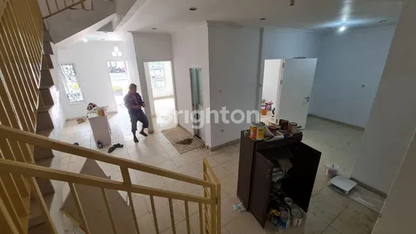 image RUMAH CANTIK DISEWAKAN DI PERUMAHAN GRAND MAHAKAM (3)