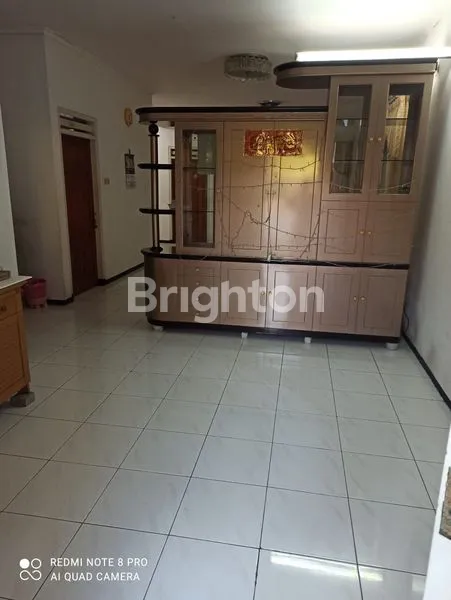 image RUMAH 1 LANTAI , ROW JALAN 4 MOBIL (3)