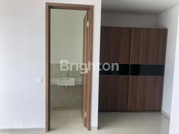 image RUMAH MEWAH CANTIK DI GRAHA NATURA SURABAYA BARAT 5 MENIT KE PAKUWON MALL DAN G WALK (8)