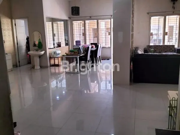 image RUMAH DHARMAHUSADA INDAH BARAT (2)