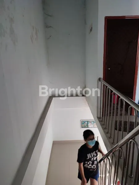 image DIJUAL TOWN HOUSE DI TENGAH KOTA (6)