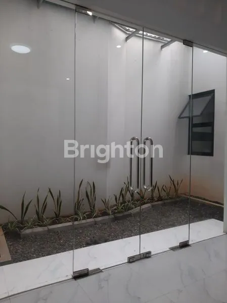 image RUMAH MEWAH SIAP HUNI DI KOMPLEK NYAMAN (3)