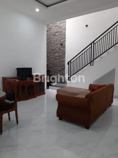 image RUMAH MEWAH SIAP HUNI DI KOMPLEK NYAMAN (6)