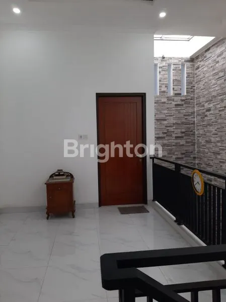 image RUMAH MEWAH SIAP HUNI DI KOMPLEK NYAMAN (8)