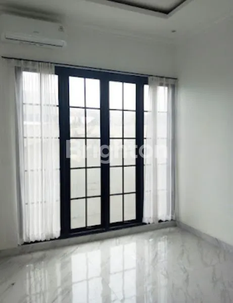 image RUMAH 3 LANTAI SIAP HUNI DEKAT EXIT TOL JORR CINERE RAYA, DEPOK (2)
