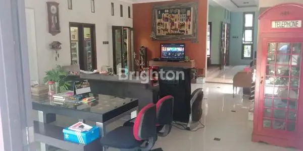 image RUMAH MEWAH 2 LANTAI DI GAYUNGSARI BARAT, 6 KAMAR TIDUR (5)