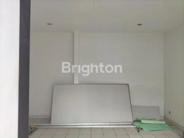 image RUMAH TENGAH KOTA SAYAP PAJAJARAN COCOK JUGA UNTUK KANTOR DEKAT BPK PENABUR PASIRKALIKI (3)