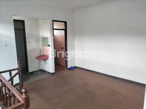 image RUMAH TENGAH KOTA SAYAP PAJAJARAN COCOK JUGA UNTUK KANTOR DEKAT BPK PENABUR PASIRKALIKI (1)