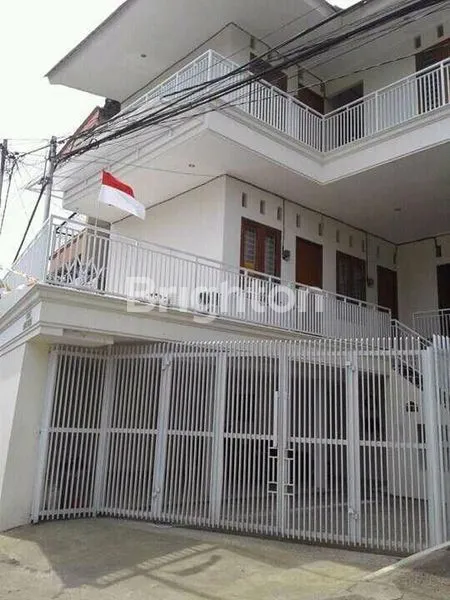 RUMAH KOS 13 KAMAR DEPAN UNIVERSITAS PAJAJARAN BANDUNG