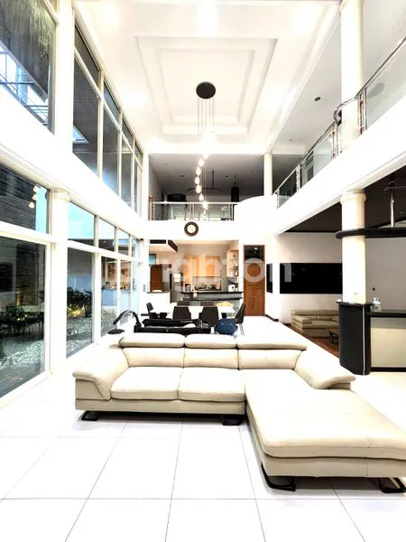 image RUMAH MEWAH MODERN  ALA EROPA ITALY NICE SIAP HUNI DI PASIRLUYU BANDUNG (4)