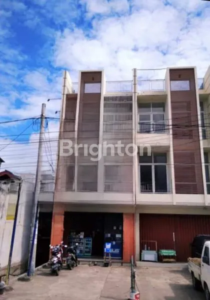 RUKO 3 LANTAI DIJUAL DI JALAN BUNG TOMO SAMARINDA
