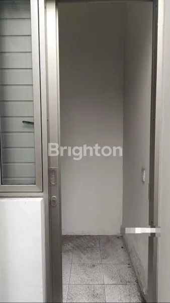 image RUMAH 2LT BARU GRESS MINIMALIS SIAP HUNI GREENLAND MENGANTI BARAT SURABAYA (8)