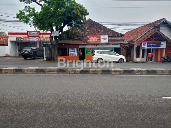 RUMAH  UNTUK  USAHA LOKASI STRATEGIS  DI BANDENGAN~ KECAMATAN MUNDU~ CIREBON