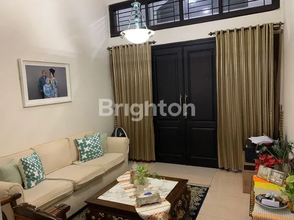 image JARANG ADA,KONDISI TERAWAT, BAGUS, RUMAH 1 LANTAI GRAHA SANTOSO REGENCY, DEKAT STIKOM, MERR (2)