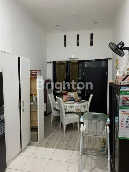 image JARANG ADA,KONDISI TERAWAT, BAGUS, RUMAH 1 LANTAI GRAHA SANTOSO REGENCY, DEKAT STIKOM, MERR (3)