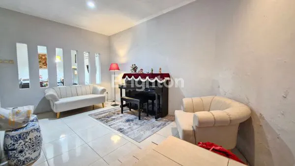 RUMAH KEMANGGISAN HANYA 5 MENIT KE TAMAN ANGGREK