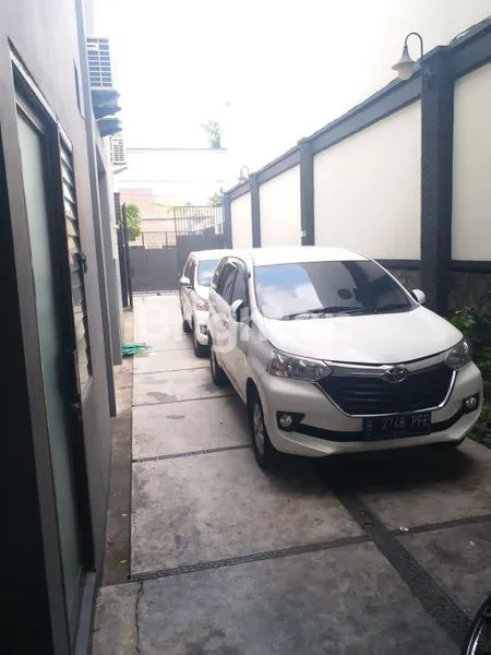 image GEDUNG KANTOR RUMAH SURABAYA PUSAT, JL. SRIWIJAYA (8)