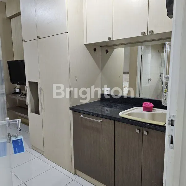 image MURAH TERAWAT SIAP HUNI APARTEMEN BERKELEY UC (5)