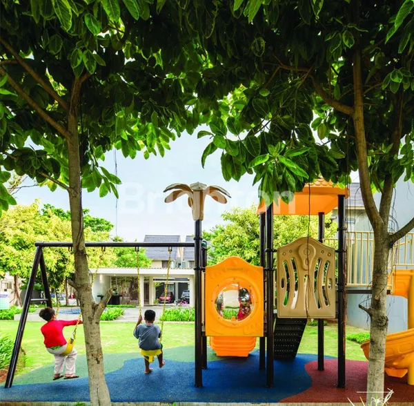 image RUMAH BARU SIAP HUNI SEMI FURNISH DI KOMPLEK CLOVER HILL RESIDENCE TANGERANG (2)