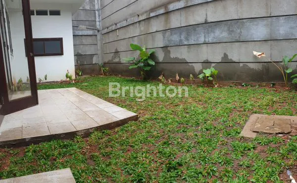 image SIAP HUNI, RUMAH MEWAH NON FURNISHED DI KAWASAN LEBAK BULUS. JAKARTA SELATAN (3)