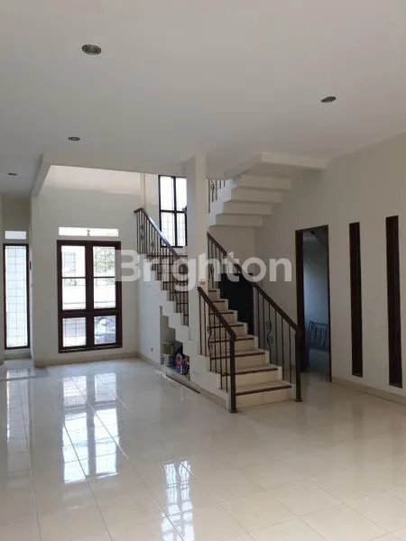 image SIAP HUNI, RUMAH MEWAH NON FURNISHED DI KAWASAN LEBAK BULUS. JAKARTA SELATAN (4)