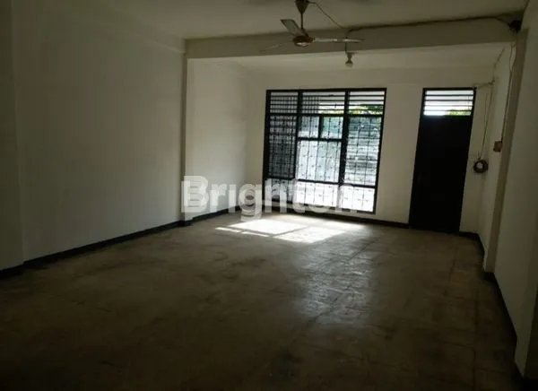 image RUKO 3½ LANTAI NOL JALAN DOUBLE WAY KUSUMA BANGSA COCOK UNTUK USAHA SPARE PART MOBIL, BENGKEL, EKSPEDISI DLL STRATEGIS DEKAT PUSAT BISNIS JAGALAN PENGAMPON PASAR BESAR PASAR ATOM ITC MEGA GROSIR (5)