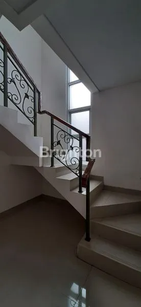 image RUMAH CANTIK KARELIA DEKAT RUKO HITS GADING SERPONG (7)