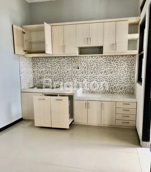 image RUMAH SIAP PAKAI DI GENTAN!! KONDISI TERAWAT DAN ISTIMEWA!! ONE GATE SISTEM (7)