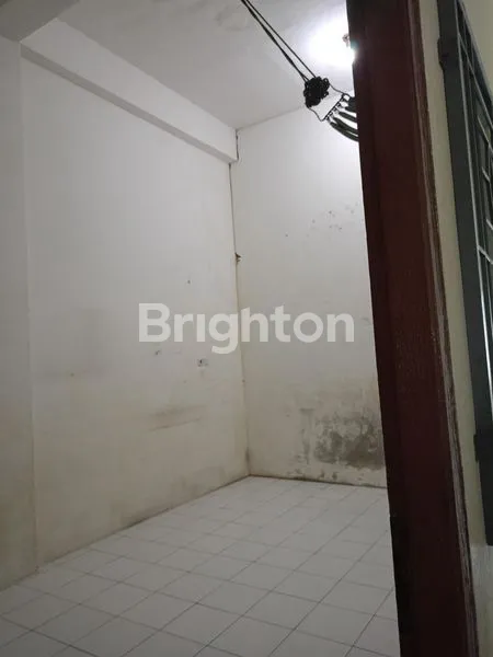 image RUMAH 2,5 LANTAI DI TENGAH KOTA (7)