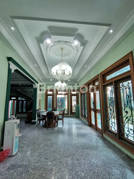 image DIJUAL RUMAH CLASSIC SUPER MEWAH DI KEMANG PRATAMA REGENCY BEKASI (2)
