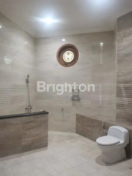 image DIJUAL RUMAH CLASSIC SUPER MEWAH DI KEMANG PRATAMA REGENCY BEKASI (5)