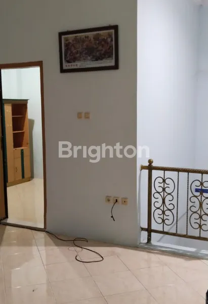 image ISTANA MENTARI SIDOARJO SIAP HUNI ROW LEBAR 2 LANTAI (5)