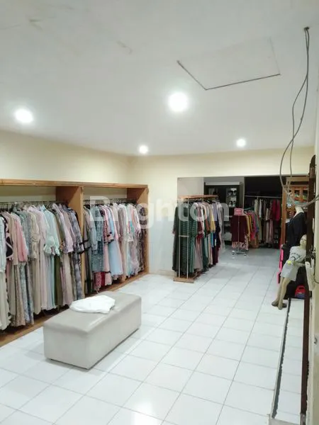 image RUKO LUAS DAN RUMAH 2 LANTAI SIAP HUNI DI TENGAH KOTA JOMBANG (7)