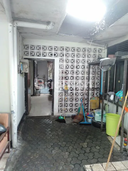 image RUKO LUAS DAN RUMAH 2 LANTAI SIAP HUNI DI TENGAH KOTA JOMBANG (4)