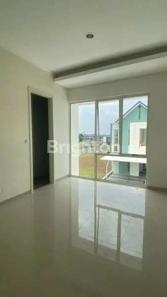 image RUMAH 2 LANTAI DI CATARINA SUVARNA SUTERA TANGERANG  (2)