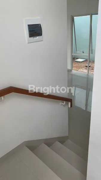 image RUMAH 2 LANTAI DI CATARINA SUVARNA SUTERA TANGERANG  (6)