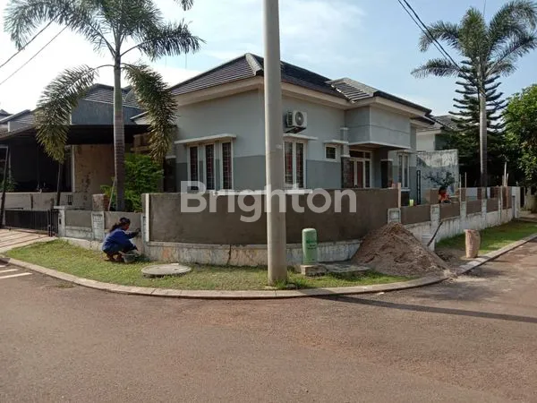 image RUMAH HOOK MEWAH 210M² DI SAKURA REGENCY 2 CIBUBUR - SHM (1)