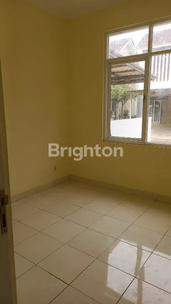 image RUMAH 2 LANTAI SERPONG LAGOON TANGERANG (3)