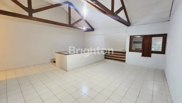 image SIAP HUNI , RUMAH MEWAH NON FURNISH DI KAWASAN LEBAK BULUS, PONDOK INDAH, JAKARTA SELATAN (6)