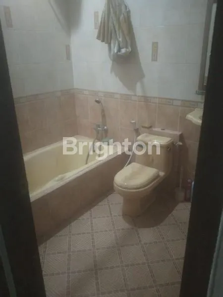 image RUMAH DUA LANTAI FURNISHED DI WIKA  (3)