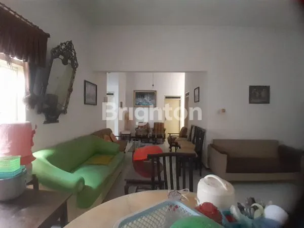 image RUMAH BESAR DIKONTRAKAN MURAH DI SULFAT KOTA MALANG + FURNITURE (4)